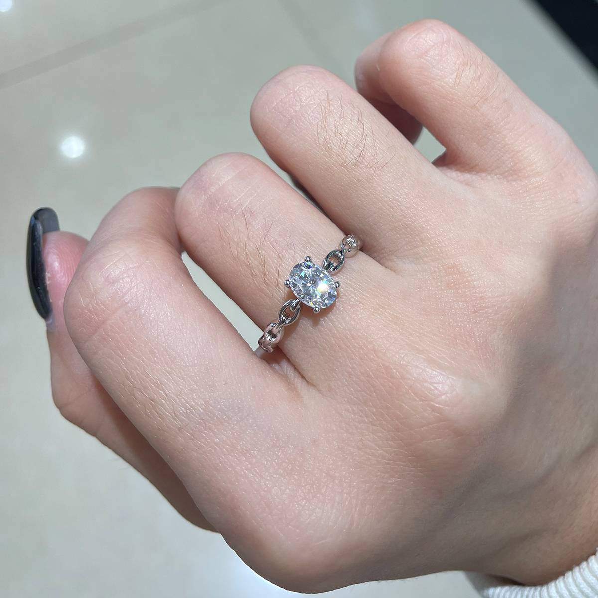 Fashion Oval Diamond Women's Ring S925 Silver Plated 18White Gold Customized Selection Main Stone Moissanite 1.0ct